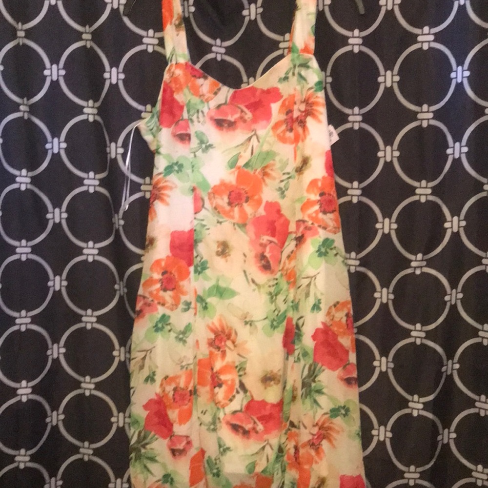 🔵 2/$10 3/$13 Sale: Beautiful floral dress 🔵